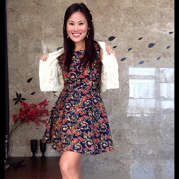 πΉBUNDLEDπΉBrita" Vibrant Floral Embroidery Dressβ¨ - Picture 4 of 4