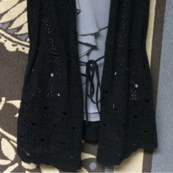❌BUNDLED❌ Crocheted Vest - Picture 2 of 4