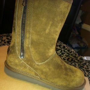 Authentic never worn uggs