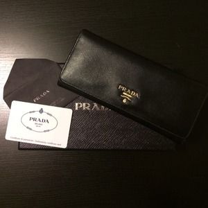 AUTHENTIC PRADA Saffiano Leather Wallet