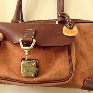 D&B Signature Coral Satchel 👜AUTHENTIC