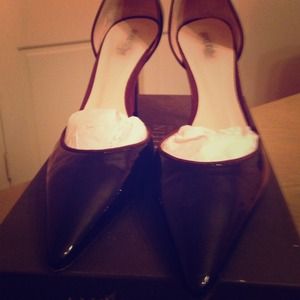 Anne Klein Brown Patent Leathet Pumps