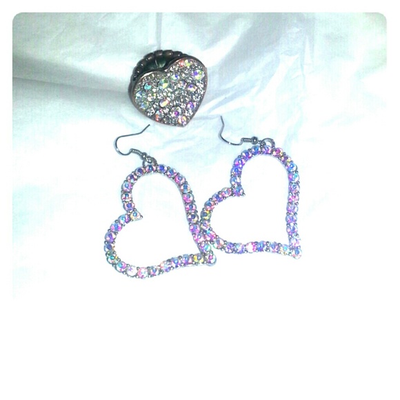 A bundle ...heart Earring's with a heart ring - Picture 1 of 2