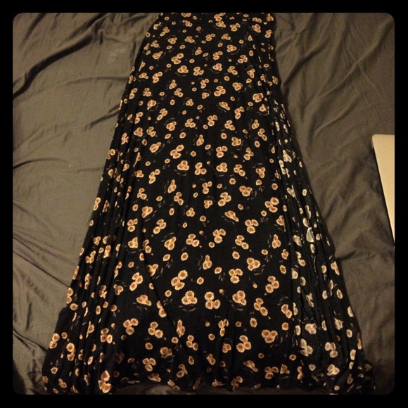 SOLD Brandy Melville Daisy Maxi Skirt