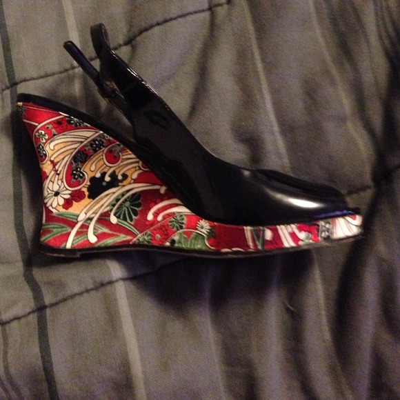 Black leather&Chinese silk peeptoe sling backs