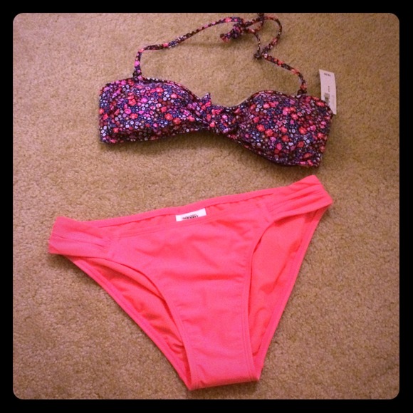 ❌Sold on threadflip❌Floral pink bathing suit - Picture 1 of 4