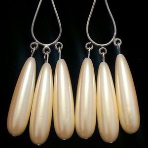 Long pearl drops