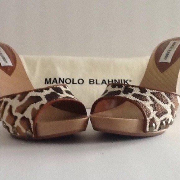 Price Firm Nearly New MANOLO BLAHNIK Stingray Sz 9 - Picture 2 of 5