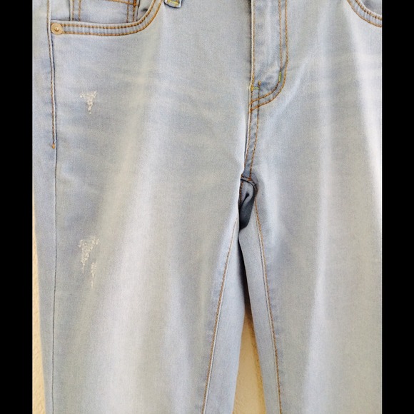 ❌SOLD❌Brand New Light Skinny Jeans - Picture 3 of 4