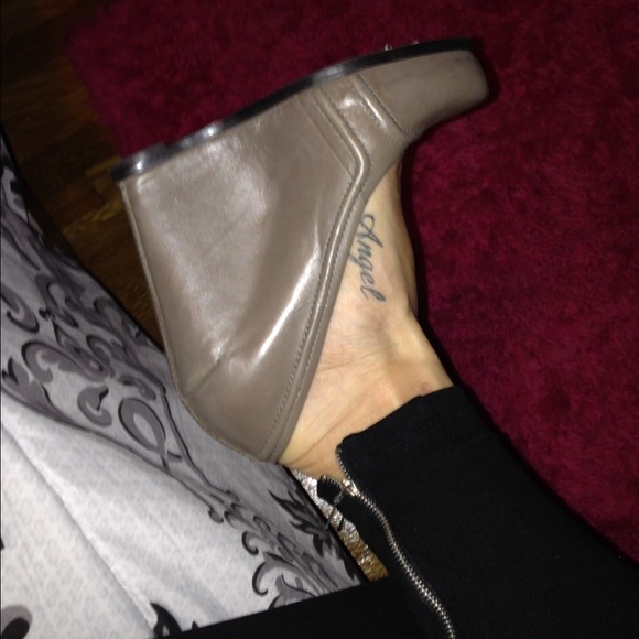 Shoes - Picture 2 of 2