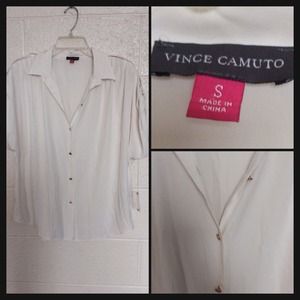 ❌❌Sold❌❌VINCE CAMUTO silky blouse.