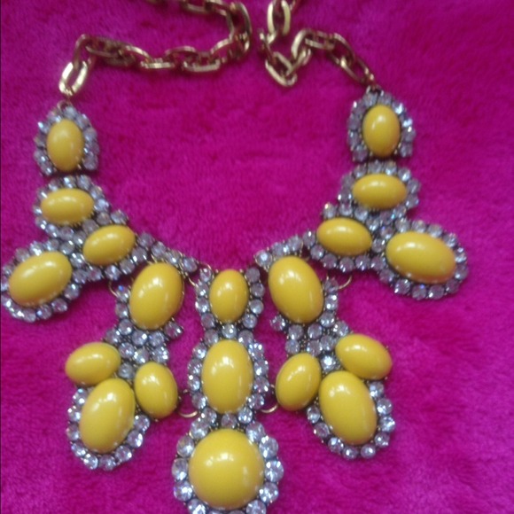 SOLD!!!'!!Acrylic Crystal Yellow necklace Collar