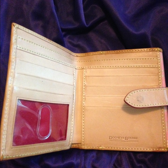 Dooney & Bourke Wallet Authentic - Picture 3 of 4