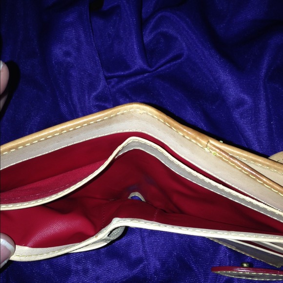 Dooney & Bourke Wallet Authentic - Picture 4 of 4