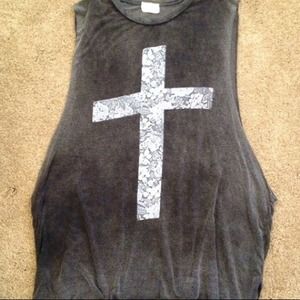 🌸 Soft Brandy Melville Floral Cross Tee