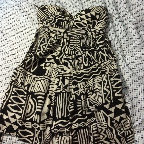 Black and white summer dress. - Picture 1 of 1