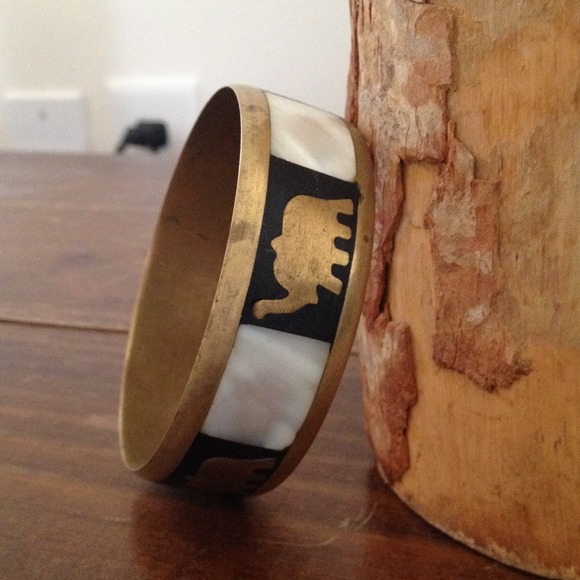 Elephant Bangle bracelet 💥💥🙊 Decided to keep