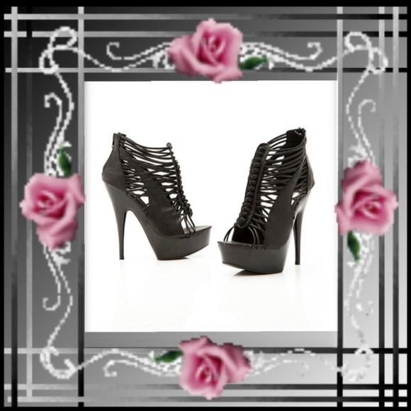 ✨💋HOT! 5" Leather Strappy Heels BNWOT✨ - Picture 4 of 4