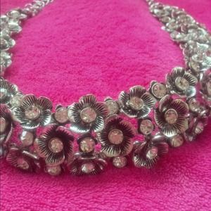 SOLD!!!!!!!Gorgeous Rose Crystal necklace Collar