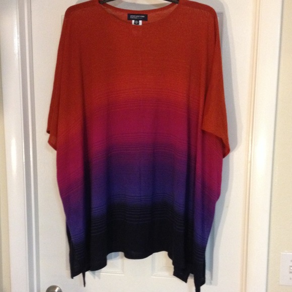 SOLD. Beautiful light weight knit poncho