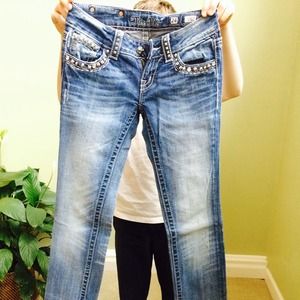 Miss Me Jeans // Size 24 // Like New // Buckle
