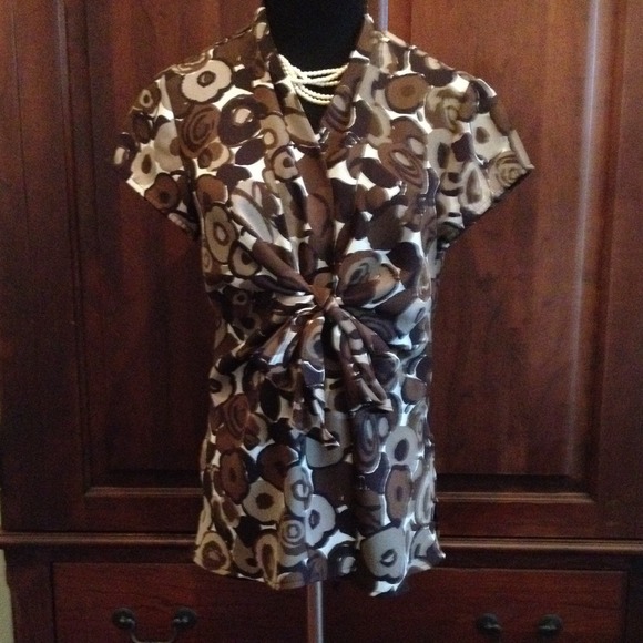 Kasper brown top.