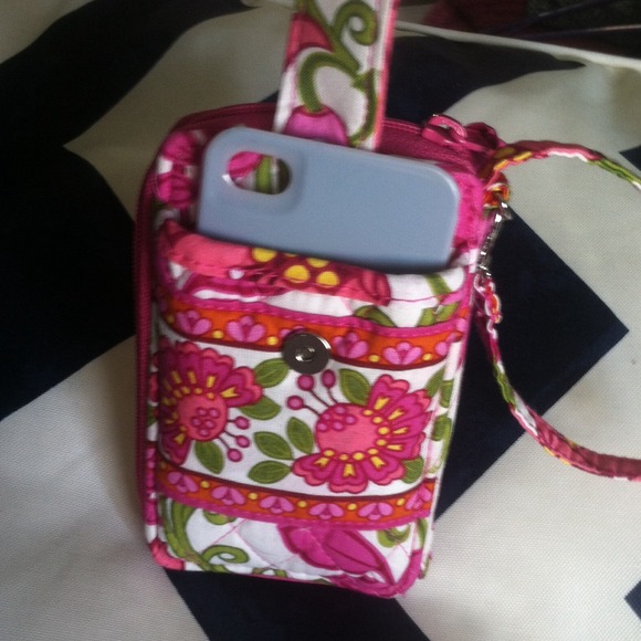 All in one Wristlet in Lilli Bell💗 - Picture 2 of 4