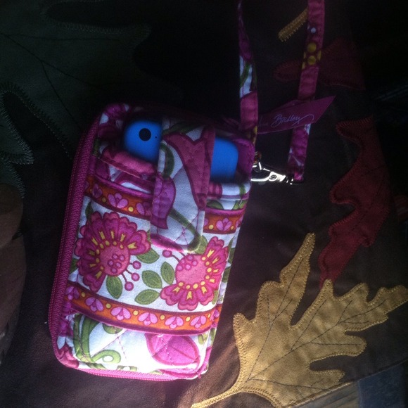 All in one Wristlet in Lilli Bell💗 - Picture 4 of 4