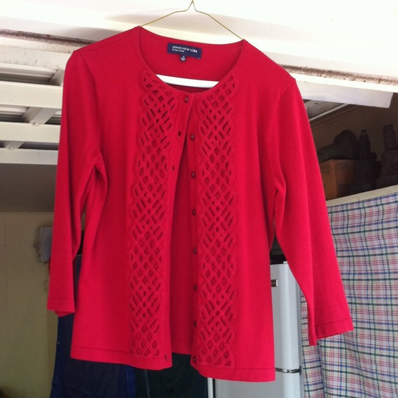 Red cotton sweater - Picture 1 of 2