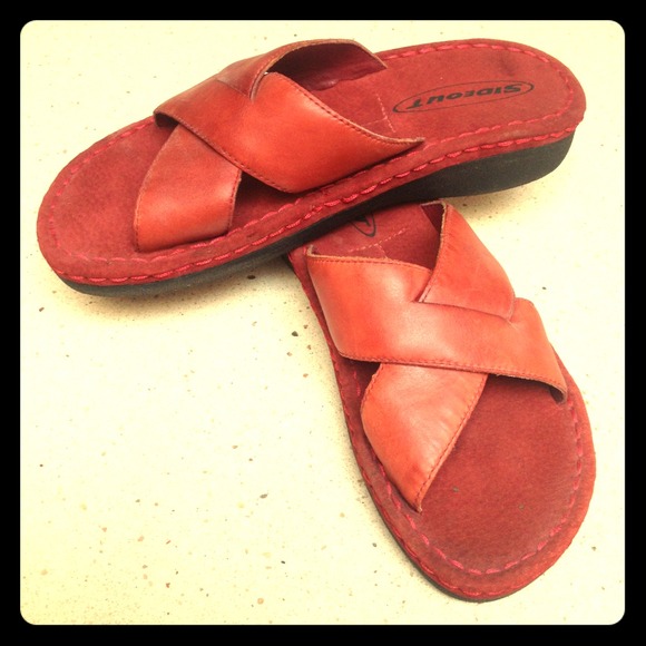 Red Sideout sandals