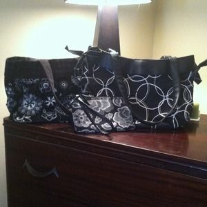 PRICE CUT 😱✂️✂️THIRTY ONE Bags/Wallet gently used