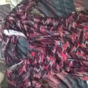 No Boundaries pink zig-zag shirt/ back with bows