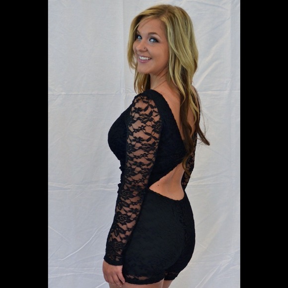 Black lace romper - Picture 2 of 3