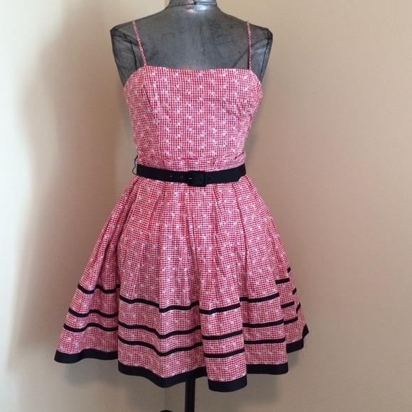 Eyelet Gingham Betsey Johnson Dress W/ pockets
