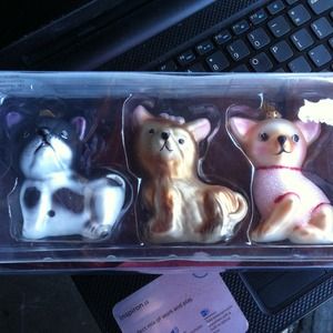 So sweet!! 3 doggies ornaments