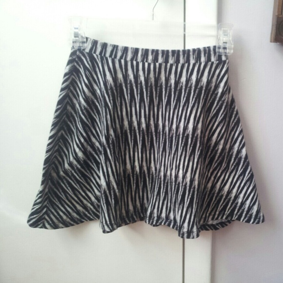 Charlotte Russe skater shirt high waisted