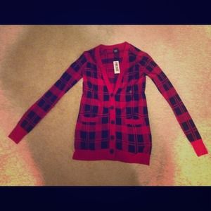 This is a brand new Pacsun button cardigan  size S