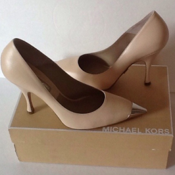 New in Box MICHAEL KORS RUNWAY Evelyn Pumps, Sz 39 - Picture 2 of 4