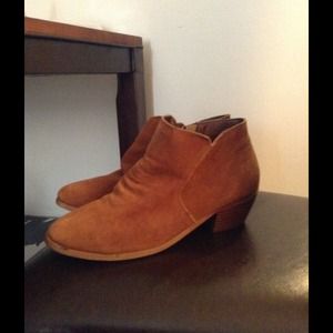 Ecote size 9 booties