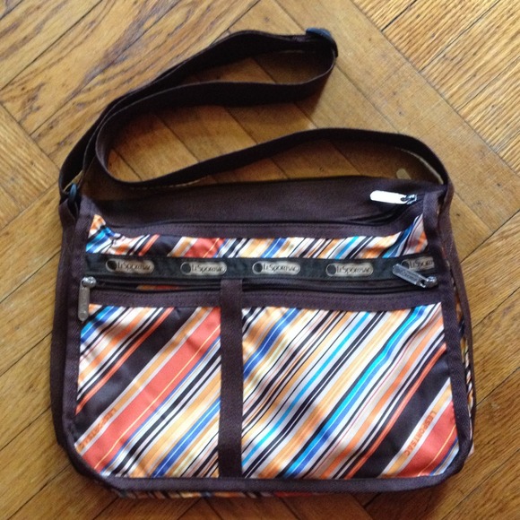 LeSportsac Deluxe Everyday Bag