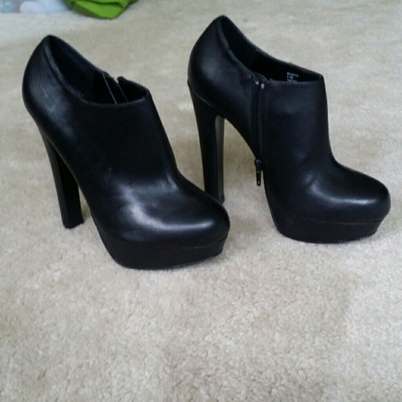 ⬇ Reduced Steve Madden Belbotm ankle boots