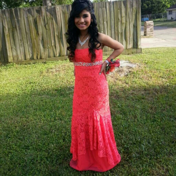 HOMECOMING & PROM DRESS