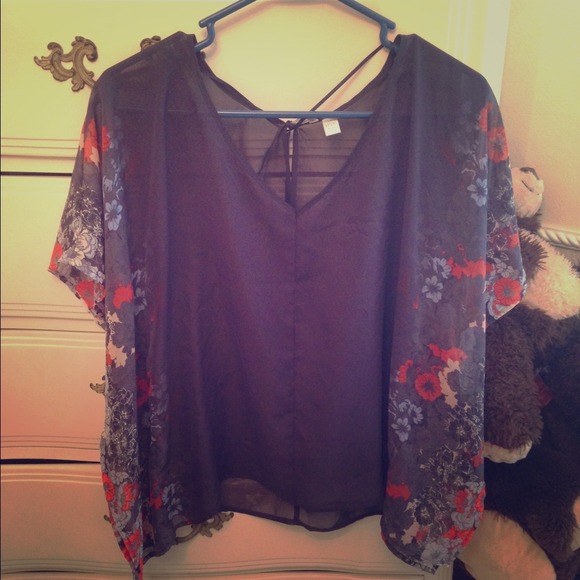 Flowy navy flower print shirt