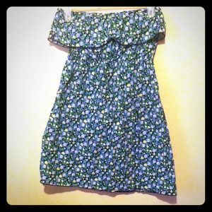 Floral strapless dress!