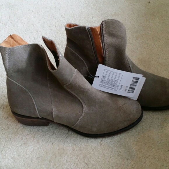 ⬇Reduced Boots