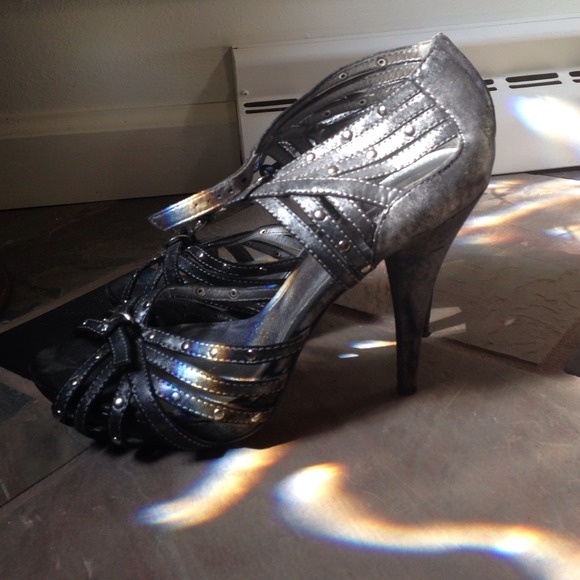 Heels - Picture 2 of 2