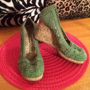Cork knit wedge