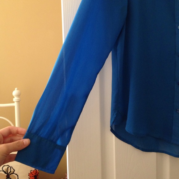 American Eagle sheer blouse - Picture 2 of 4