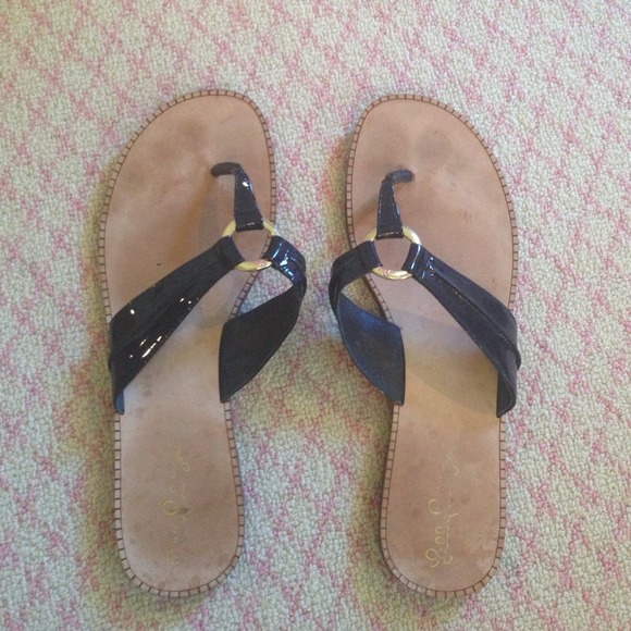 Like new Lilly Pulitzer McKim navy sandals