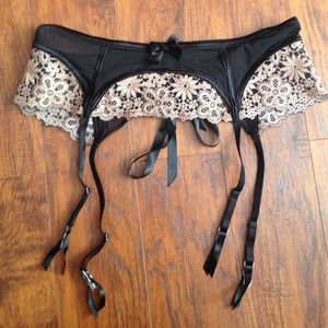 Black & nude garter belt.